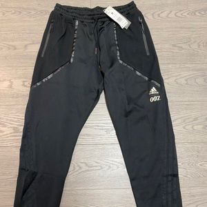 ADIDAS X 007 JAMES BOND TRACK PANTS SIZE Medium Men’s NWT GN6809 BLACK
